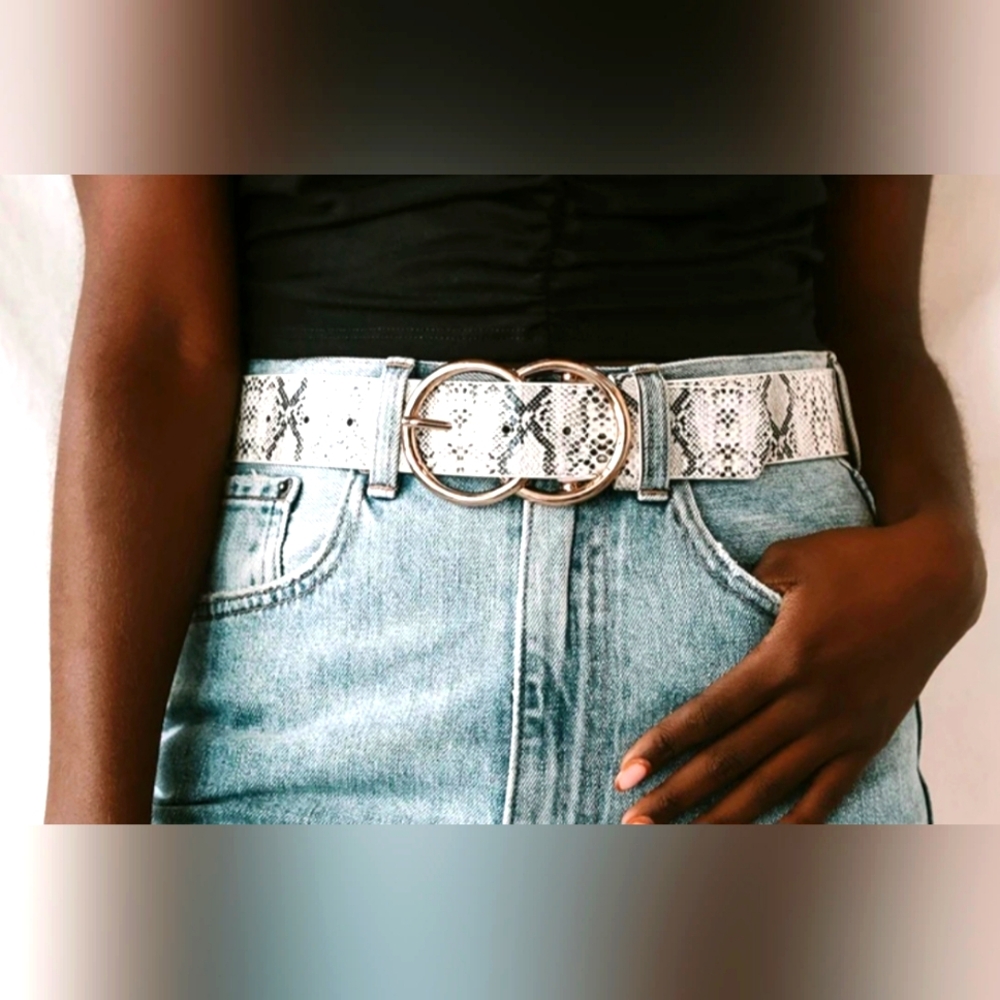 Ladies Double Oh Heaven Black and White Snake Double Buckle Belt By Lulu's Lrg